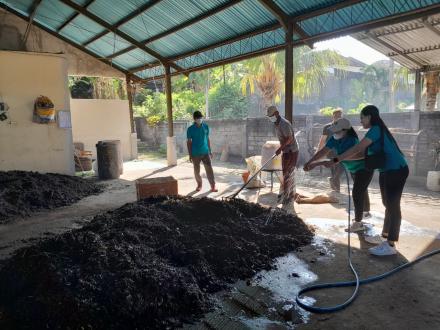 Desa Pemaron Wujudkan Lingkungan Bersih Lewat Pengelolaan Sampah Berbasis Sumber